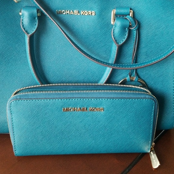 Michael kors bag and wallet(sold) - Picture 3 of 8